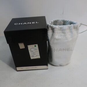 NIB Authentic Chanel White Black Capped Toe Leather Ballet Flat Shoe 37 US/6.5-7